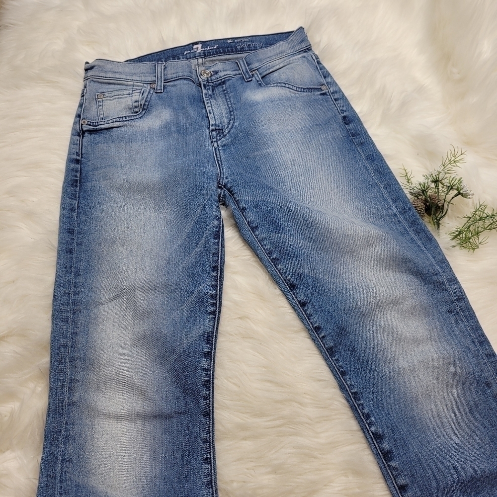 7 For All Mankind Relaxed Skinny in Light Blue Hue - Picture 10 of 14